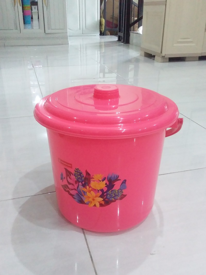 Ember tutup maspion