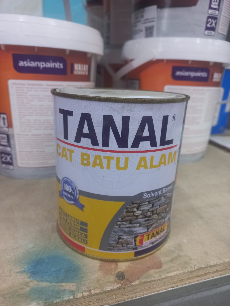 Cat batu alam
