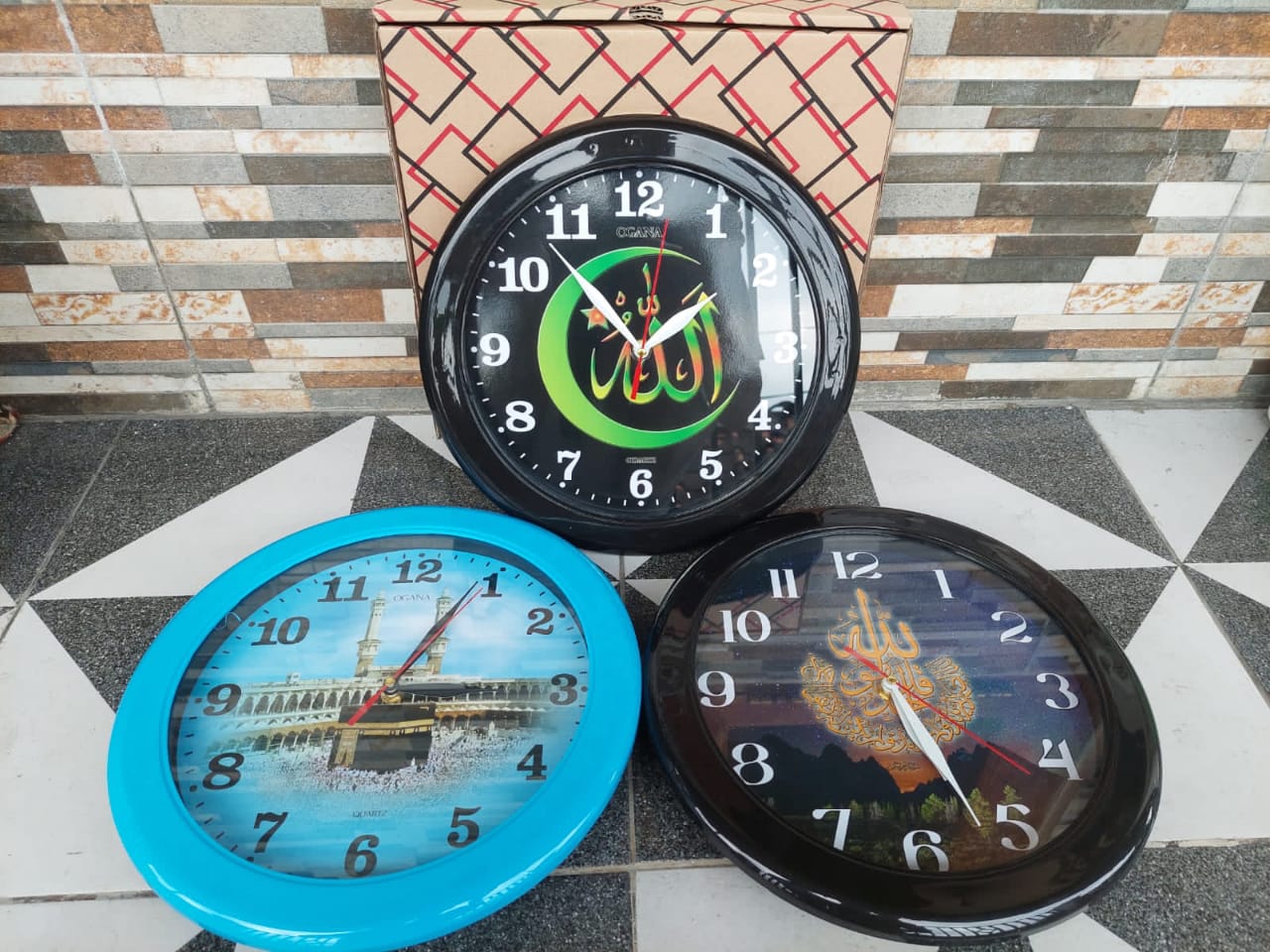 Jam dinding