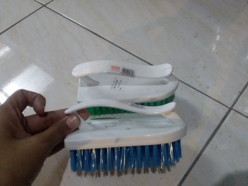Sikat kamar mandi