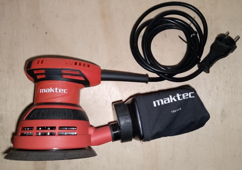 Mesin amplas Maktec MT 924