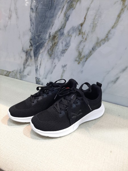 SEPATU CARVIL