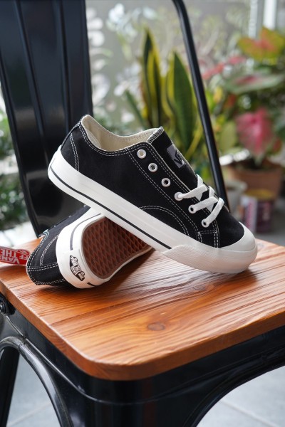 Sepatu Vans basic
