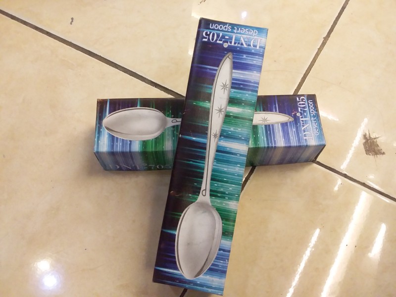 Sendok makan DNT