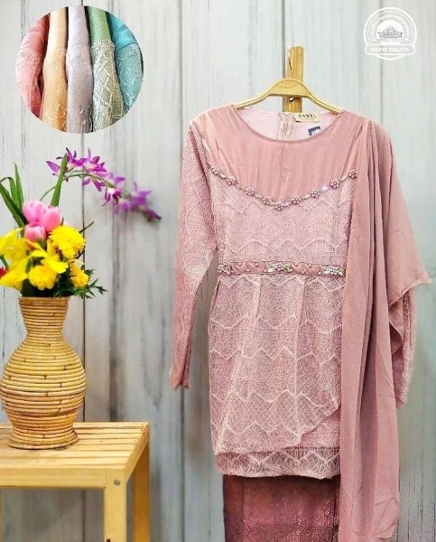 Blouse Brokat B