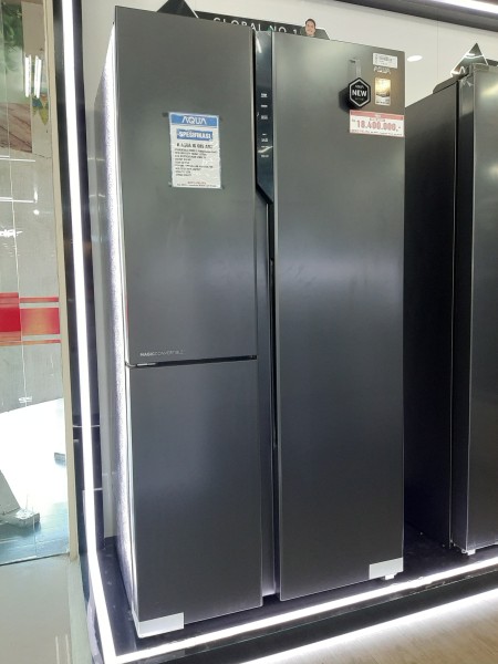 AQUA Kulkas Side by Side IG 685 AMT