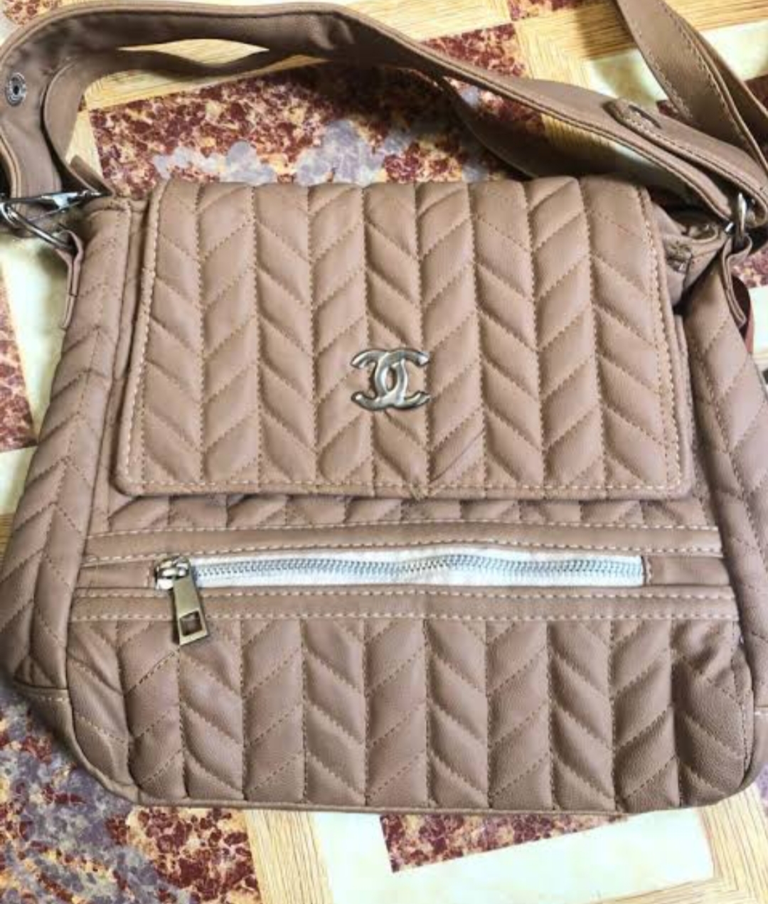 tas slempang dc