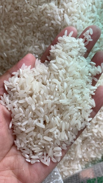 70 paket beras 3 kg