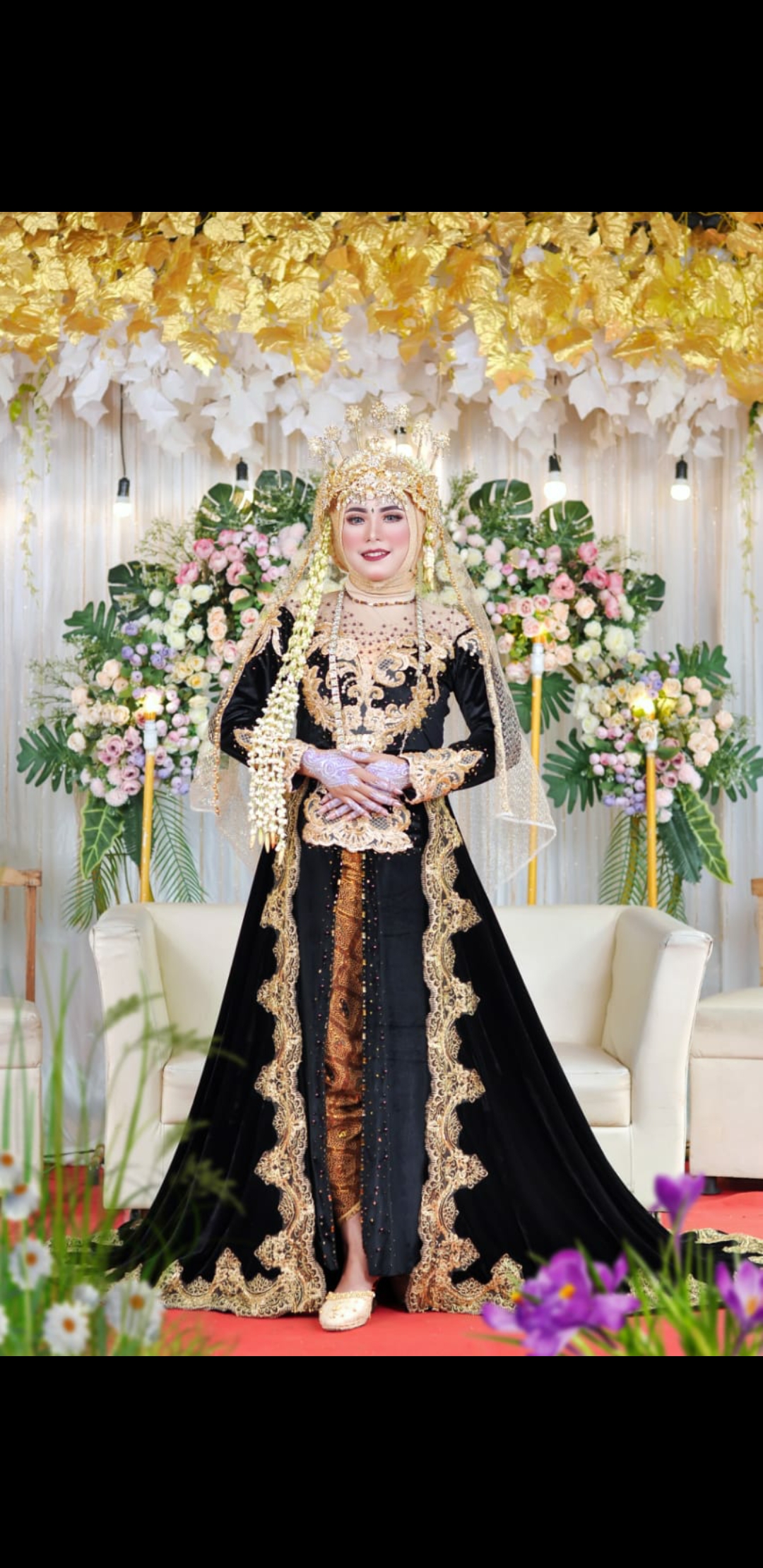 Kebaya Bludru Ekor
