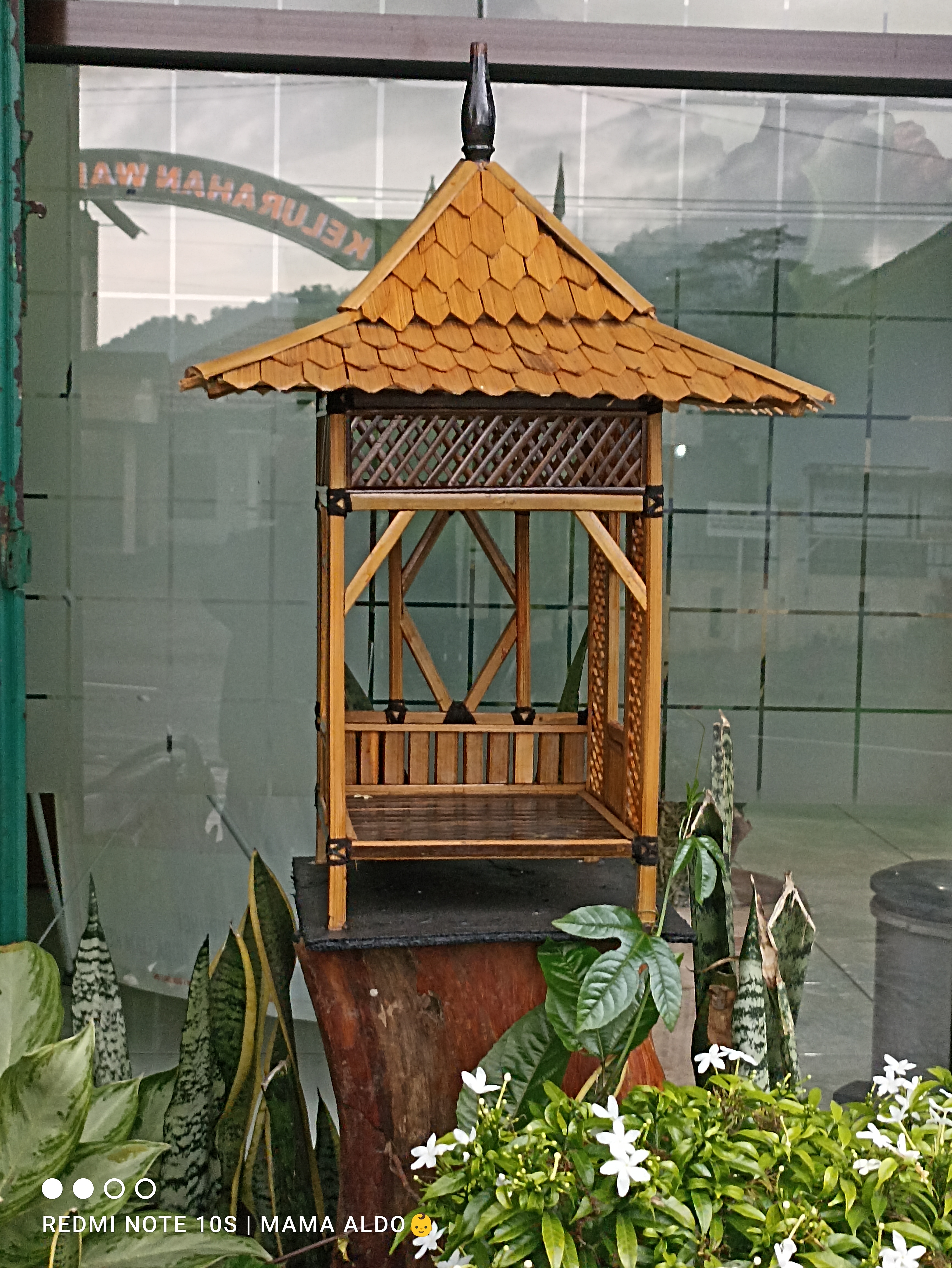 Miniatur rumah
