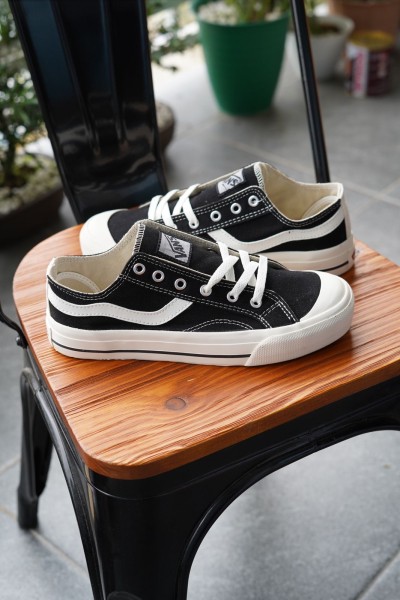 Sepatu Vans clasic