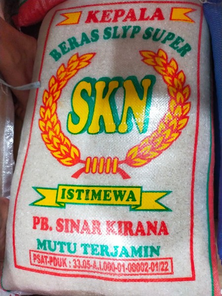 beras barito merk SKN
